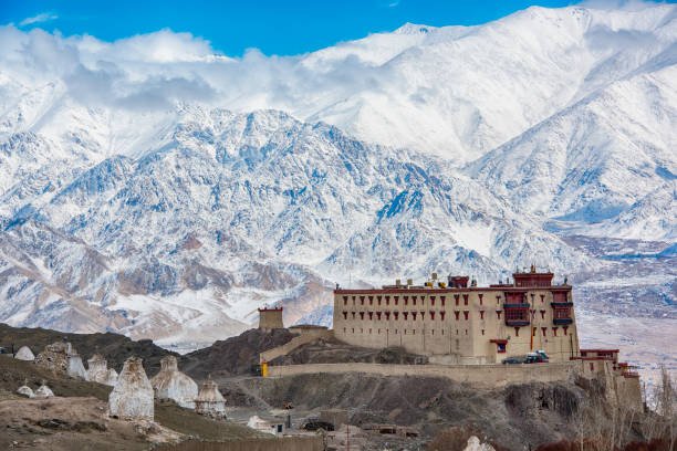 https://media.istockphoto.com/id/1168028607/photo/stok-palace-indus-valley-ladakh-india.jpg?s=612x612&w=0&k=20&c=WHnbAsaA5dLQAWJHlVicebTtyVBZ65f7mEnOFR0-F74=