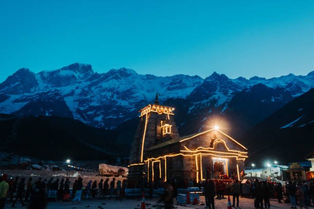 https://media.istockphoto.com/id/1209865522/photo/view-of-the-kedarnath-temple-at-night-in-kedarnath-uttarakhand-india.jpg?s=612x612&w=0&k=20&c=ZHSoP7Moc5lyeCU6zNHQP2YlB8UbOosSsTohH6OtKn8=